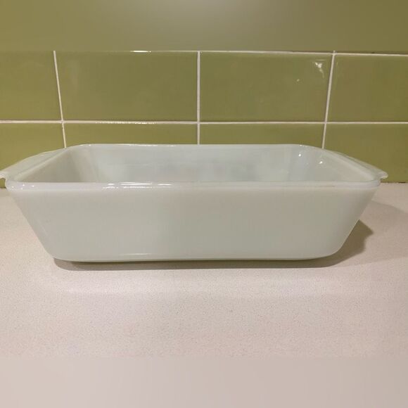 Anchor Hocking Fire‑King 1 Qt. Milk Glass Loaf Pan - Picture 3 of 6